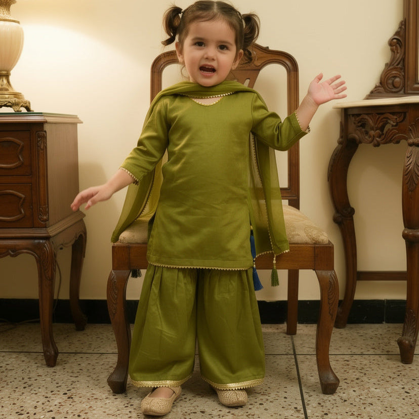 Adorable Green Kurti & Flared Shalwar Set